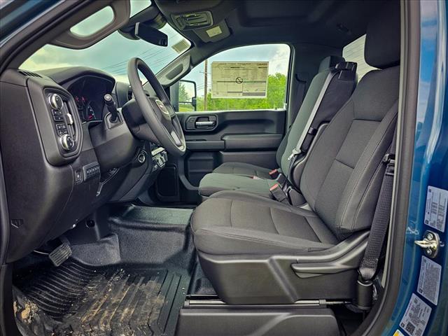 2025 GMC Sierra 2500HD Pro