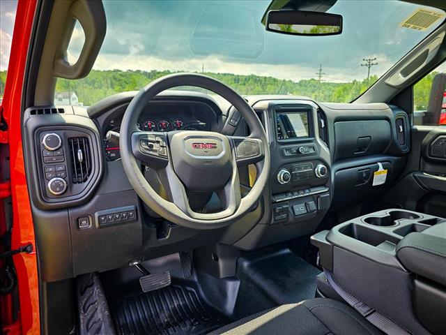2025 GMC Sierra 2500HD Pro