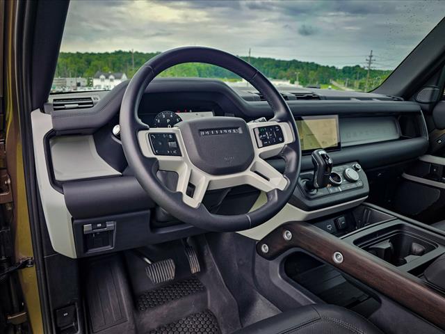 2024 Land Rover Defender 110 P300 S
