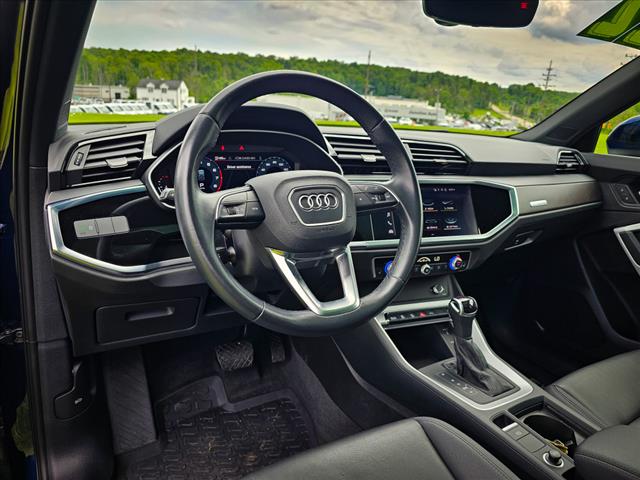 2022 Audi Q3 quattro Premium 40 TFSI