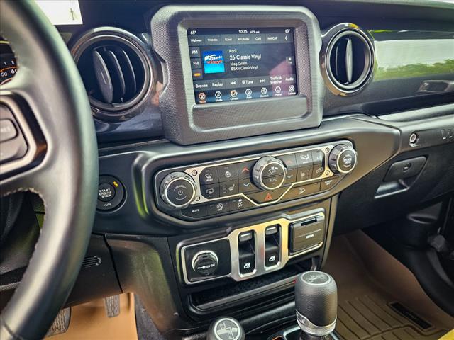 2020 Jeep Wrangler Black and Tan