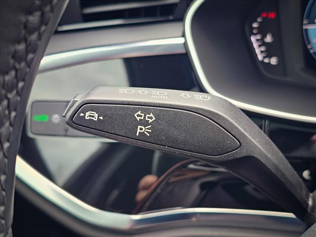 2022 Audi Q3 quattro Premium 40 TFSI