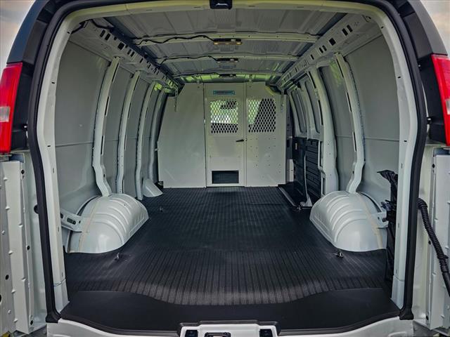 2025 GMC Savana 3500