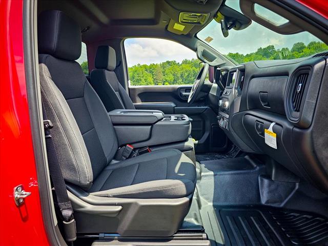 2025 GMC Sierra 2500HD Pro