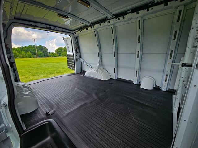 2025 GMC Savana 3500