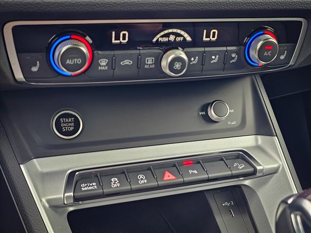 2022 Audi Q3 quattro Premium 40 TFSI