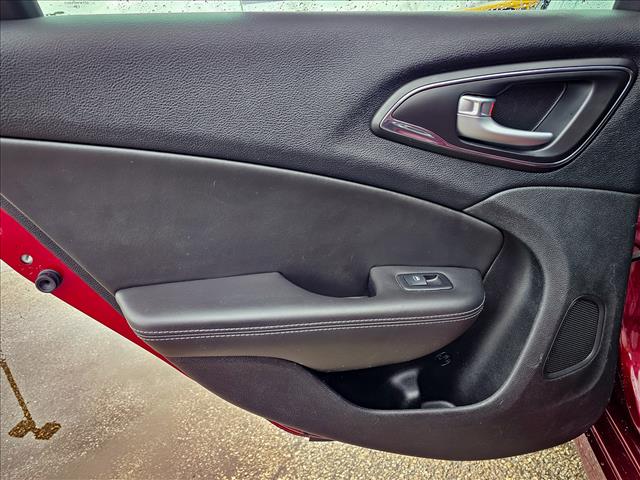 2016 Chrysler 200 S