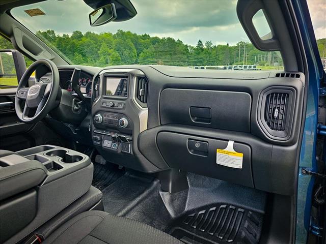 2025 GMC Sierra 2500HD Pro