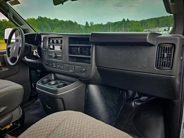 2025 GMC Savana 3500