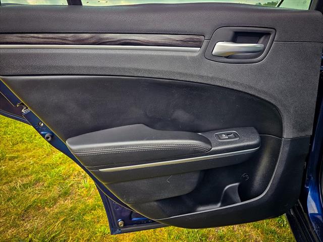 2016 Chrysler 300 LTD