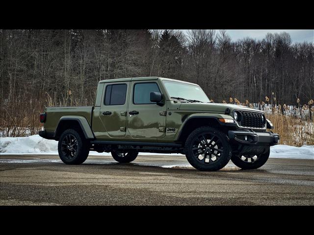 2025 Jeep Gladiator NightHawk