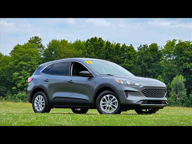 Used 2022 Ford Escape SE with VIN 1FMCU9G64NUA89339 for sale in Chardon, OH