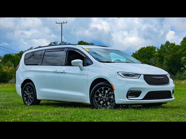 Used 2021 Chrysler Pacifica Touring L with VIN 2C4RC3BG8MR550813 for sale in Chardon, OH