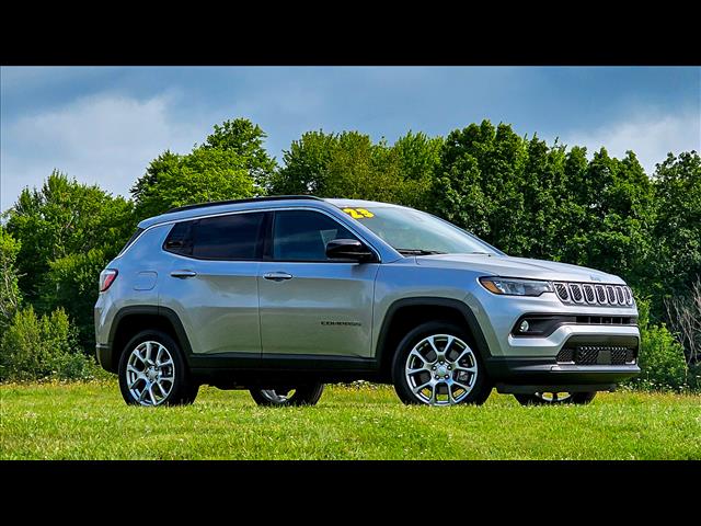 Used 2023 Jeep Compass Latitude Lux with VIN 3C4NJDFN4PT529753 for sale in Chardon, OH