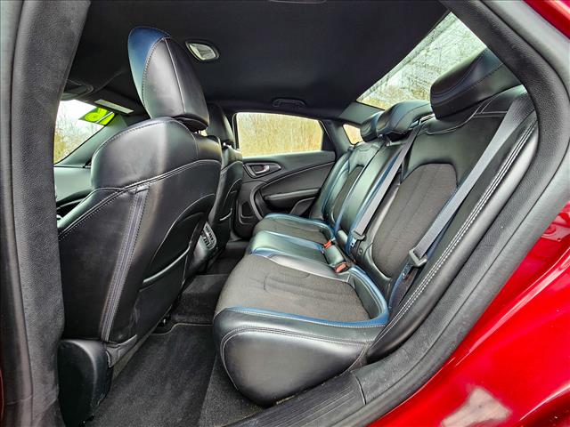 2016 Chrysler 200 S