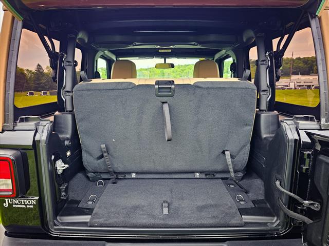 2020 Jeep Wrangler Black and Tan
