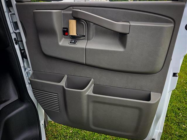 2025 GMC Savana 3500
