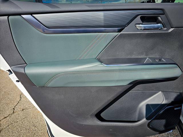 2025 GMC Acadia AT4