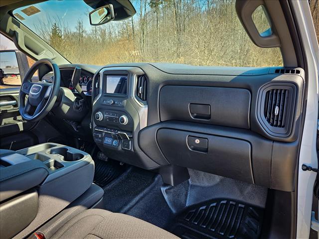 2025 GMC Sierra 2500HD Pro