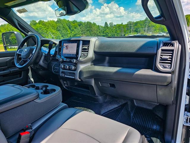 2025 RAM 5500 REG
