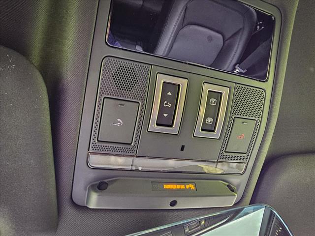 2024 Land Rover Defender 110 P300 S