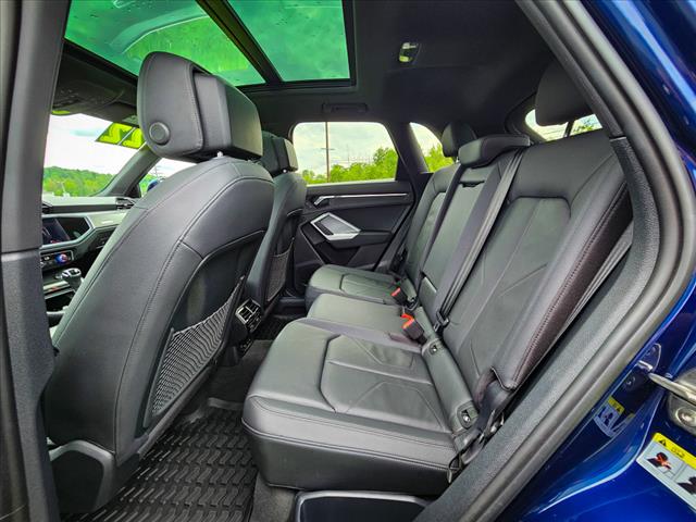 2022 Audi Q3 quattro Premium 40 TFSI