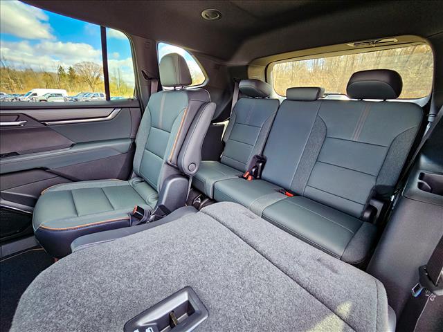 2025 GMC Acadia AT4