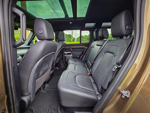 2024 Land Rover Defender 110 P300 S
