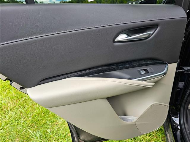 2022 Cadillac XT4 Premium Luxury