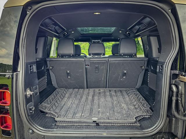 2024 Land Rover Defender 110 P300 S