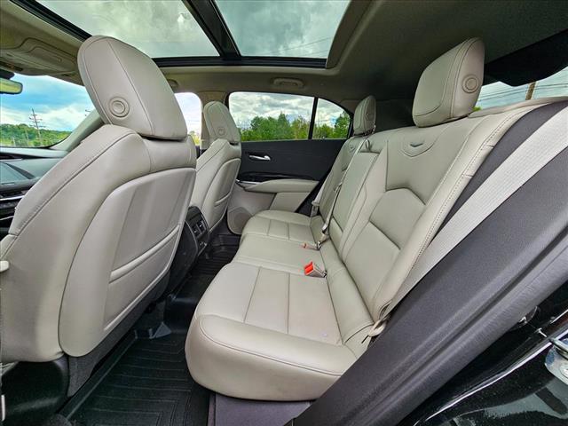 2022 Cadillac XT4 Premium Luxury