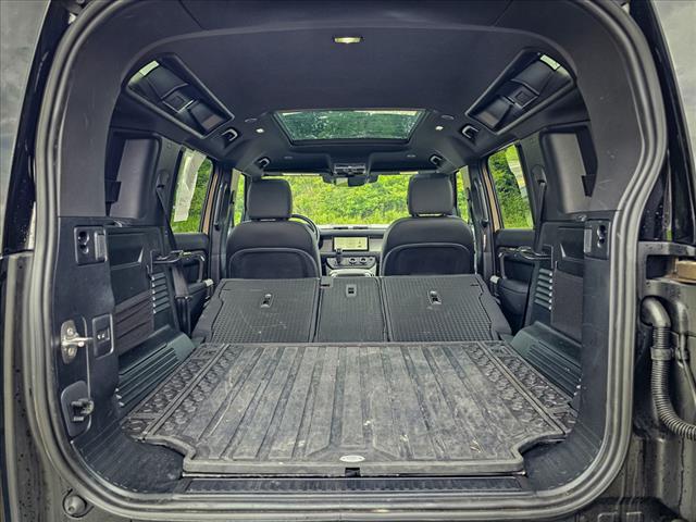 2024 Land Rover Defender 110 P300 S