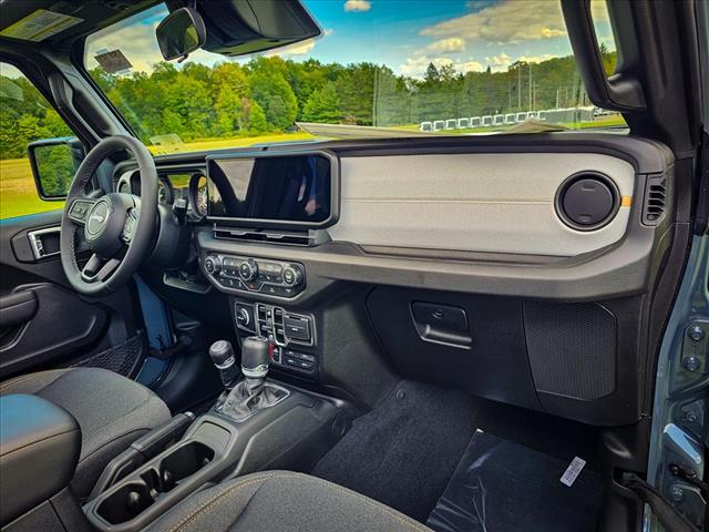 2025 Jeep Wrangler 