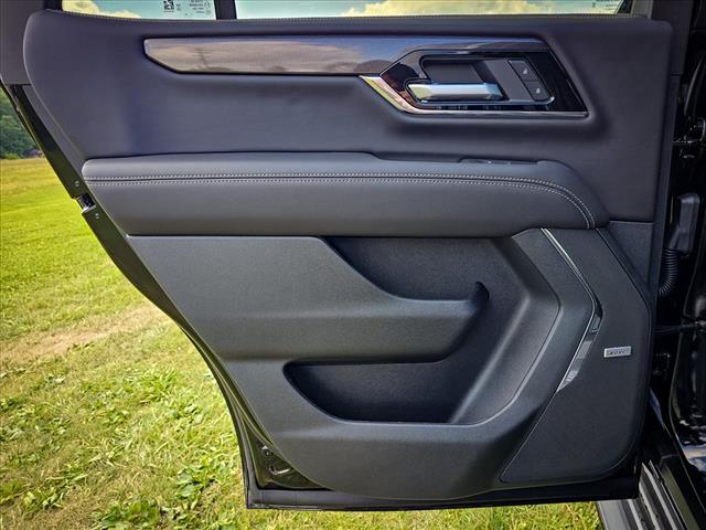2025 GMC Yukon Elevation