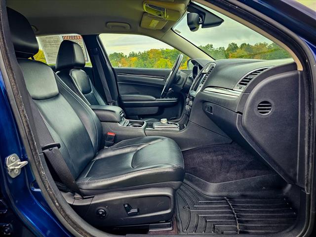 2016 Chrysler 300 LTD