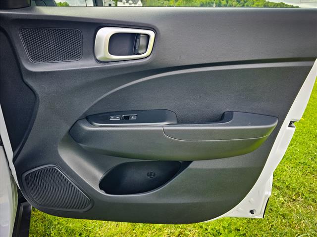 2020 Hyundai VENUE SE