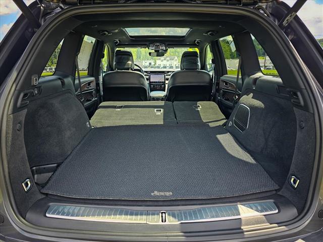 2022 Jeep Grand Cherokee Summit