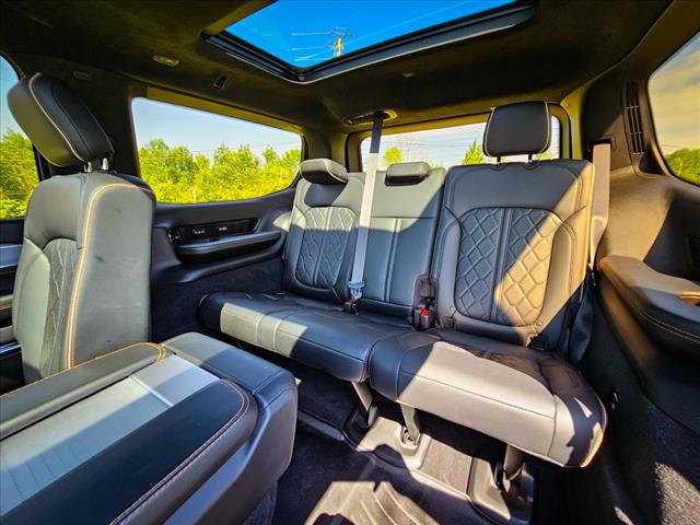 2022 Jeep Grand Wagoneer Series III