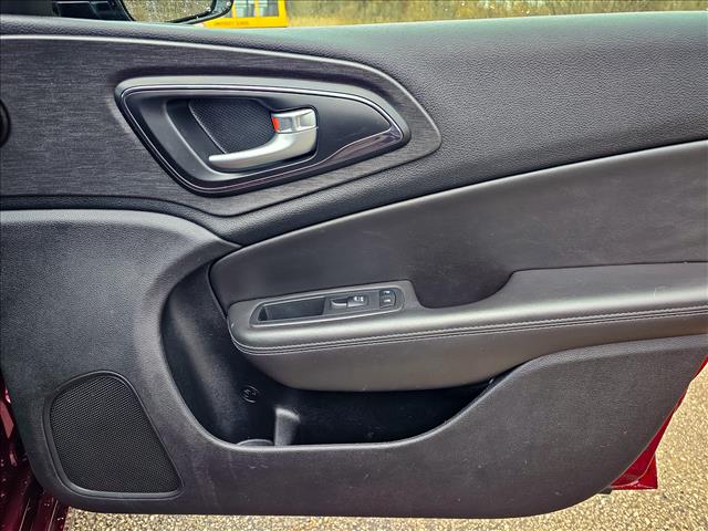 2016 Chrysler 200 S