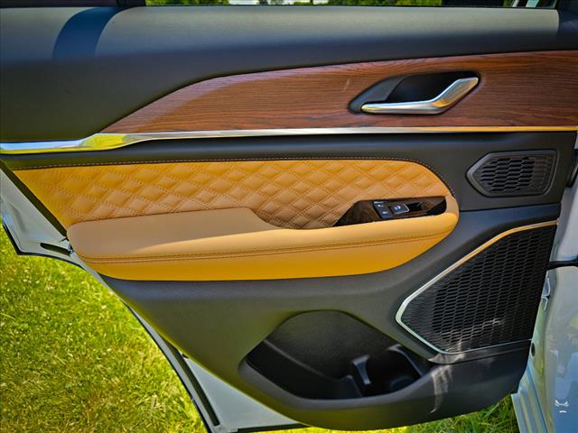 2024 Jeep Grand Cherokee Summit