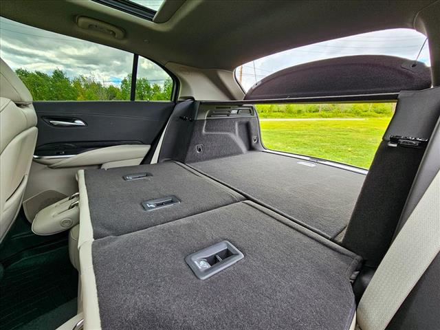 2022 Cadillac XT4 Premium Luxury