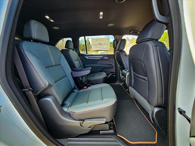 2025 GMC Acadia AT4