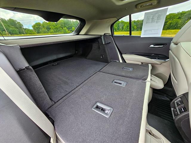 2022 Cadillac XT4 Premium Luxury