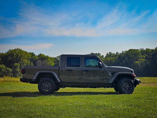 2025 Jeep Gladiator Sport S