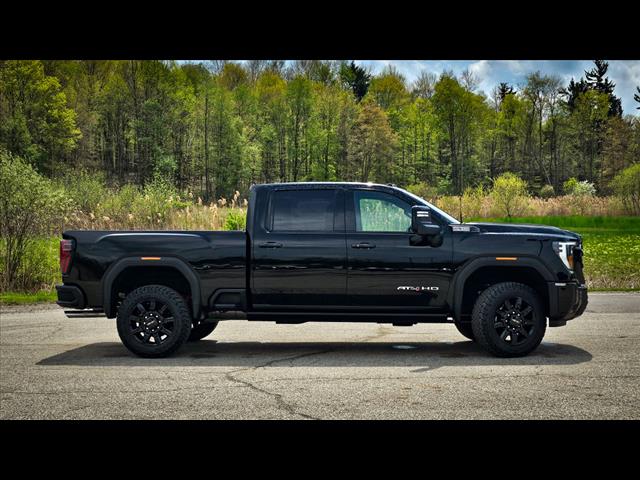 2025 GMC Sierra 2500HD AT4