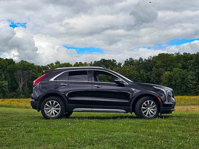 2022 Cadillac XT4 Premium Luxury