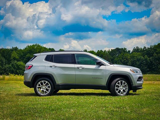 2023 Jeep Compass Latitude Lux