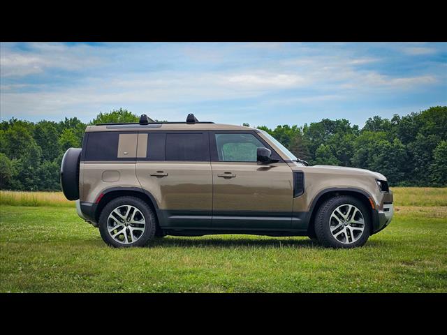 2024 Land Rover Defender 110 P300 S