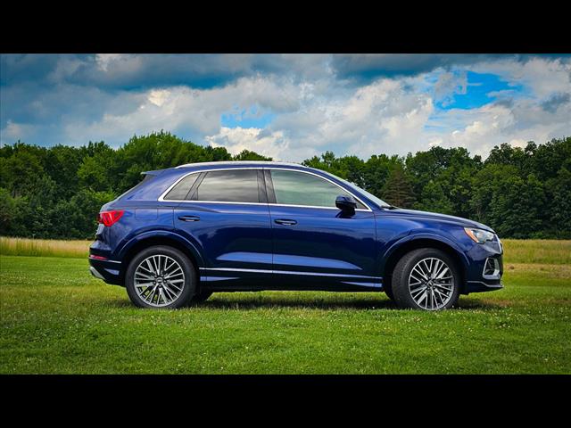 2022 Audi Q3 quattro Premium 40 TFSI