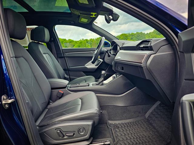 2022 Audi Q3 quattro Premium 40 TFSI